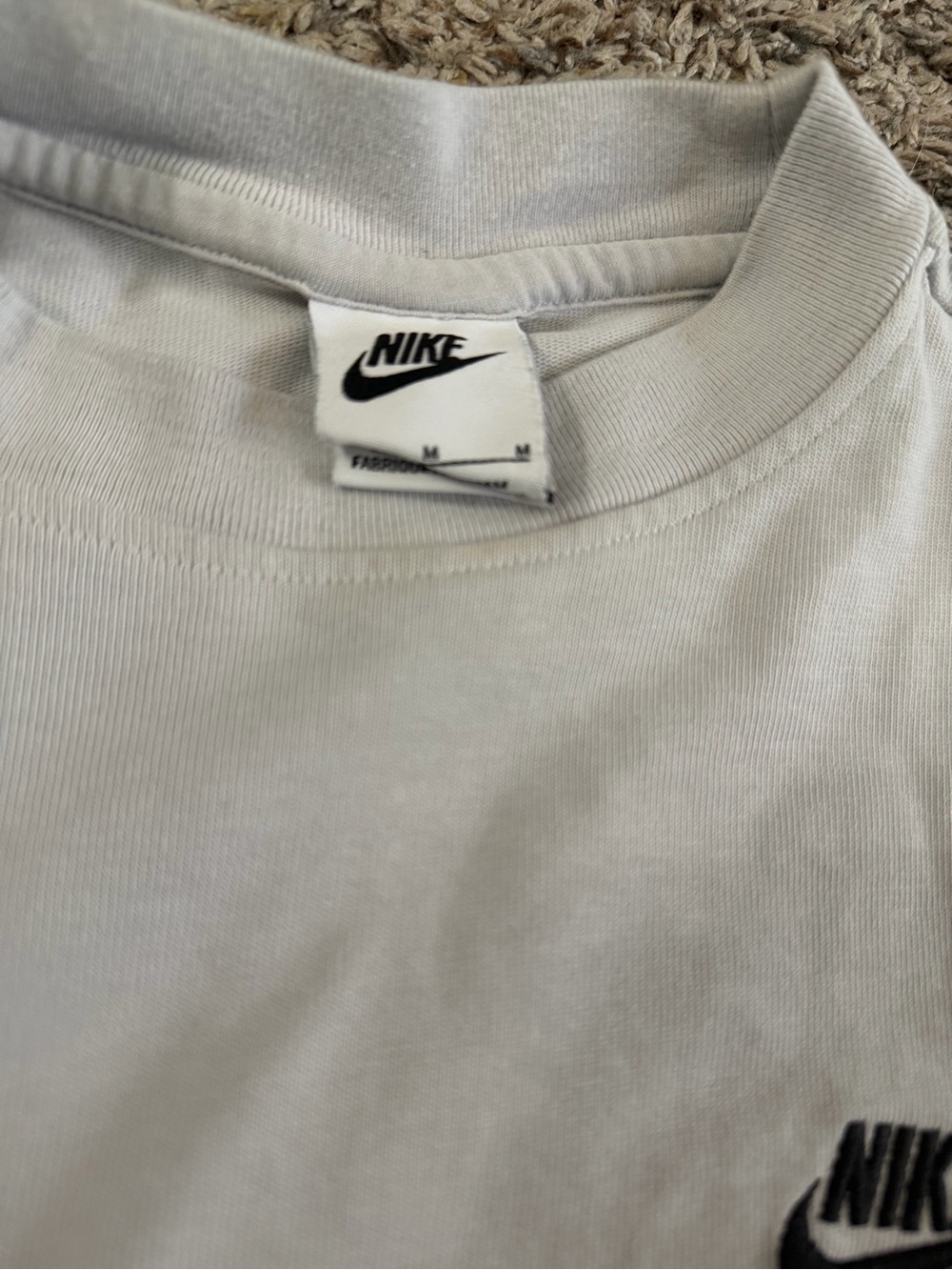 Nike Crop - Picture 2 of 2